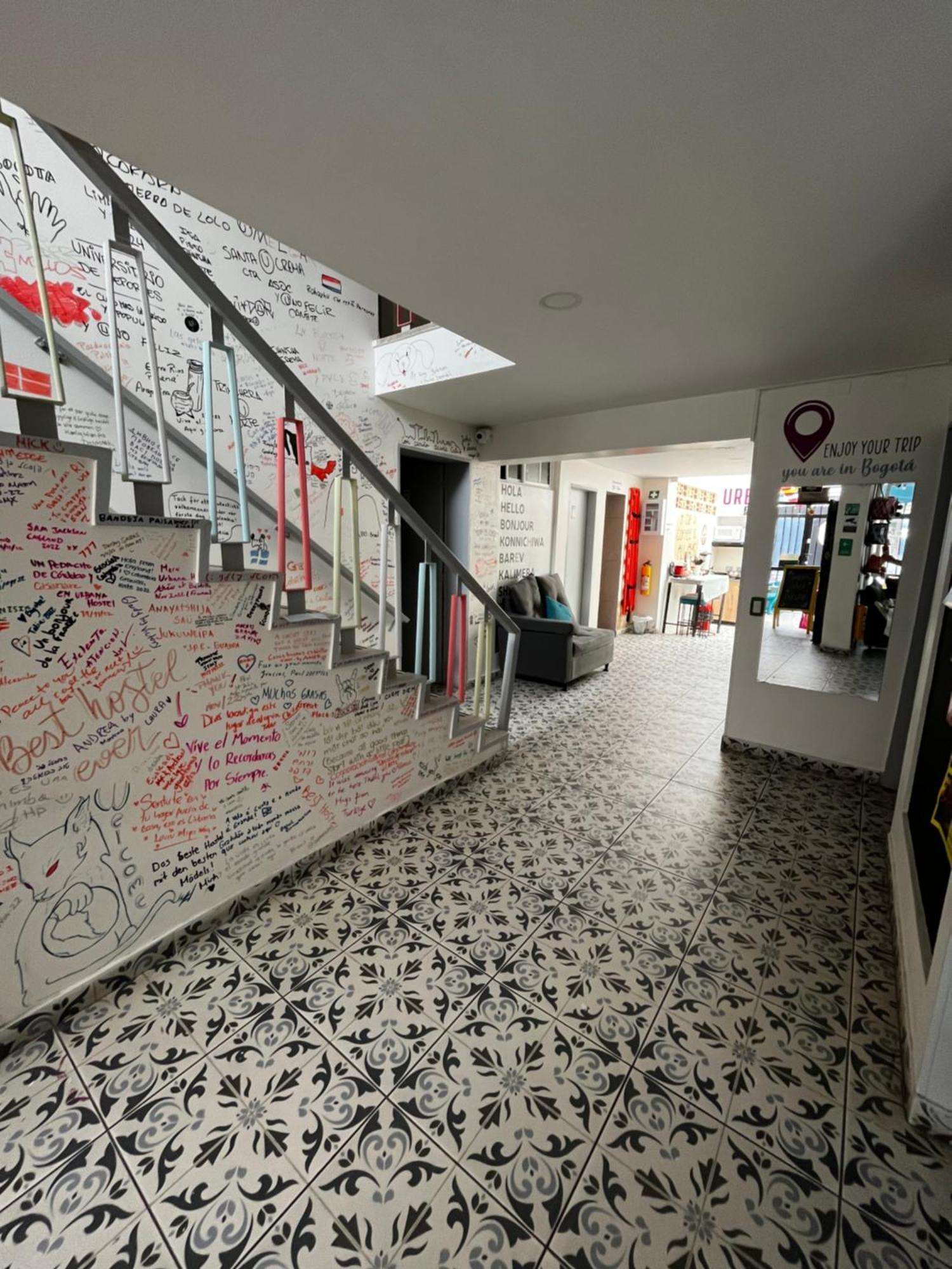 Urbana Hostel Богота Экстерьер фото