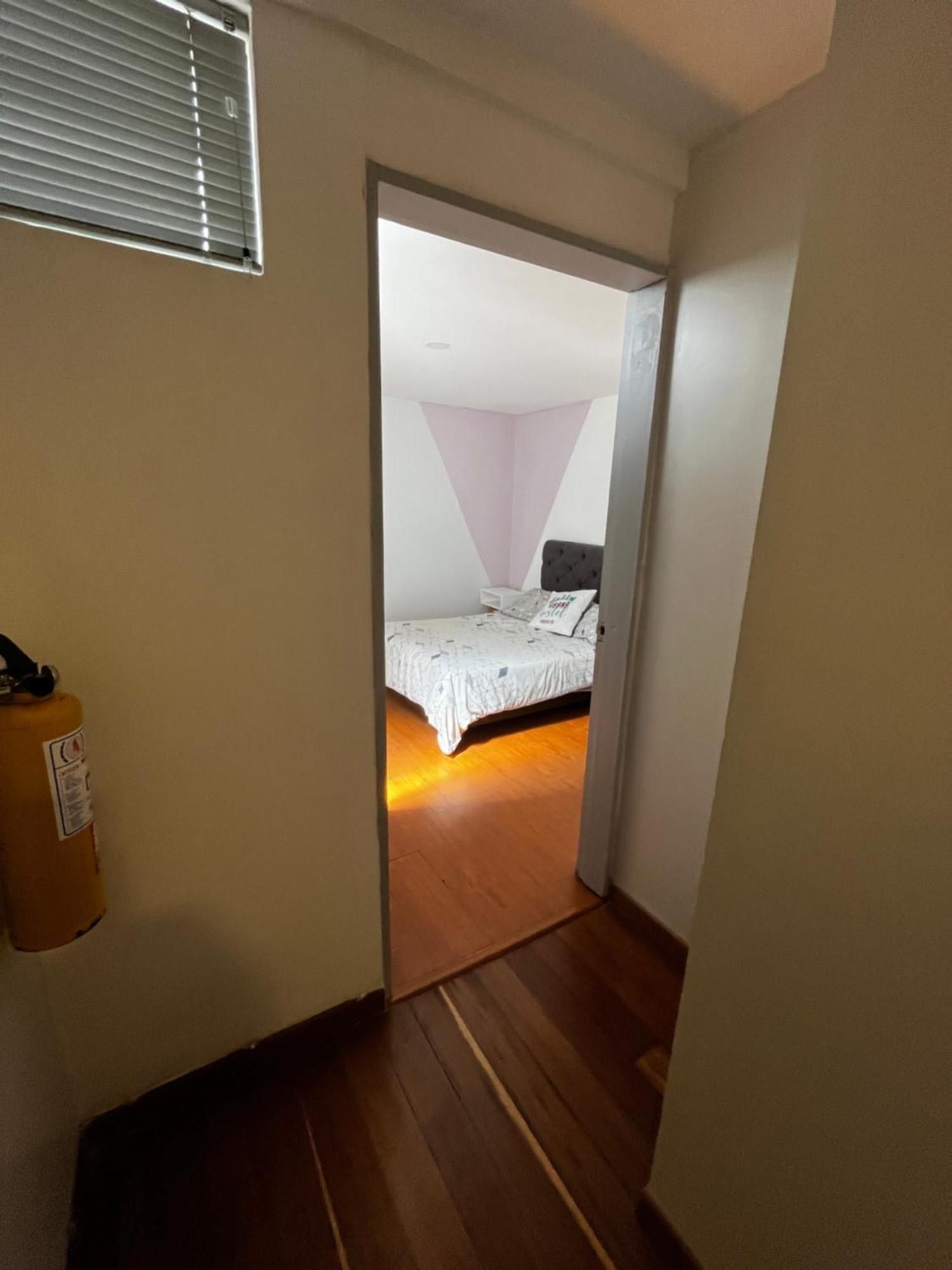 Urbana Hostel Богота Экстерьер фото